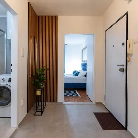 아파트 Midway Premium Brand New